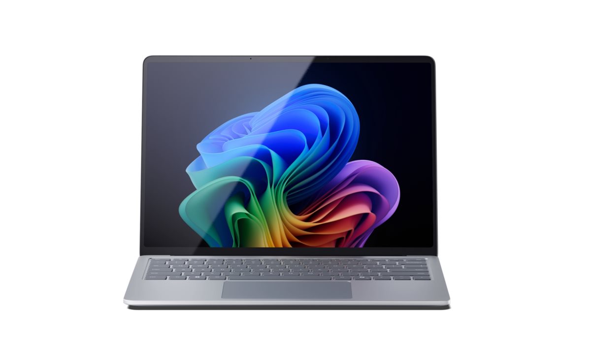Microsoft 13.8" Surface Laptop Copilot+ PC - 16GB RAM - 512 SSD - Win 11 Pro - English keyboard - Platinum